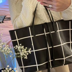 Väska - Stor och rymlig väska från Lindex 💕