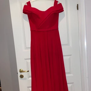 Klänning - Klänning storlek 36-38