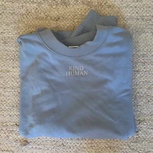 pastellblå sweatshirt - toppskick, kontakta vid intresse !💕 från monki