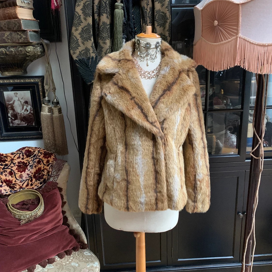 Fuskpälsjacka  stl L  nyskick