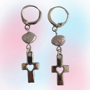 Handgjorda örhängen  - Handgjorda örhängen 🧚🏻 Skriv om du har funderingar 💗