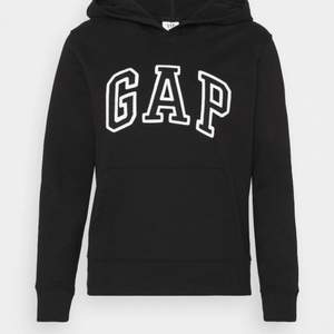 Säljer denhär as fina och trendiga gap hoodien för att den inte kommer till användning. Den är i storlek S men är liten i storleken skulle jag säga. Passar mig som vanligtvis har XS. Buda från 100kr🙌🏼💕