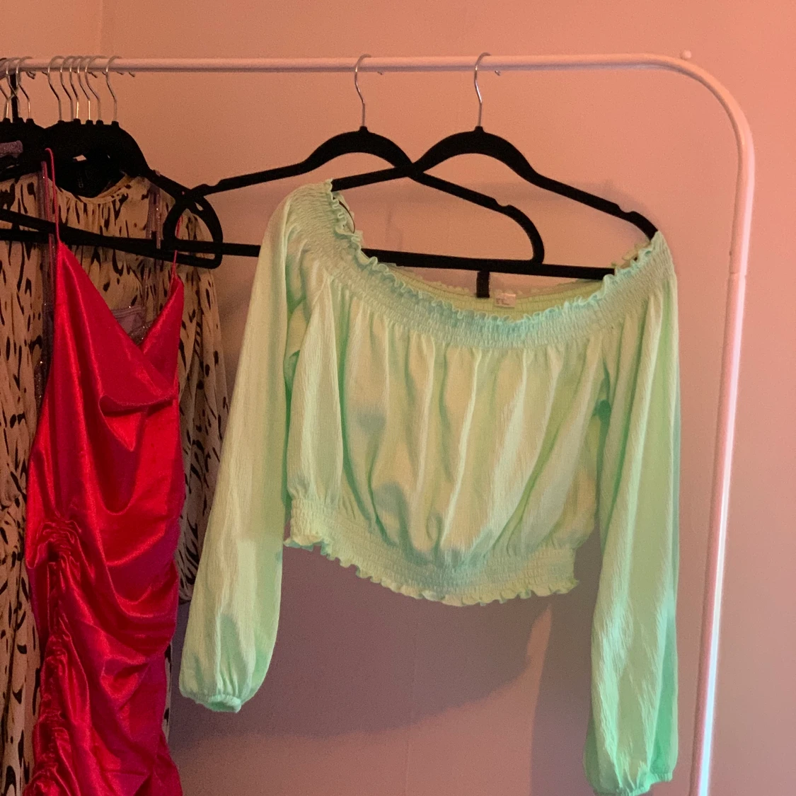 Somrig mint grön off-shoulder topp - 90