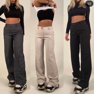 Venderbys kostymbyxor  - Säljer mina svarta kritstrecksrandiga byxor i modell Levi från Venderbys. De är sååå smickrande, sköna och snygga, men ja har tyvärr vuxit ur dem! De har en pytteliten reva på baksidan men det är enkelt o sy igen och tyget är inte stretchigt så det har inte blivit större trots användning.                                        XXS - storlek 32 budgivning om flera är intresserade