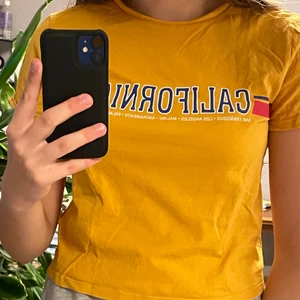 Orange t-shirt - Orange t-shirt, mer orange i verkligheten 