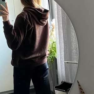 Skitsnygg hoodie - Säljer ascool hoodie från carlings i storlek S men är oversized, knappt använd