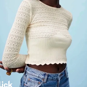 Stickad tröja fån zara - Slutsåld och oanvänd stickad tröja från zara. Jätte snygg men har inte kommit till användning. Storlek s. Skriv om intresserad🥰 Lägger ut på nytt eftersom det var fler intresserade💓 Säljer vid bra bud