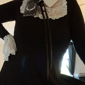 Killstar klänning - INTRESSEKOLL! Wednesdayish klänning från killstar. Aldrig använd men prislapp kvar. Köpt för ca 300 + frakt