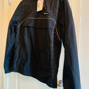 Ellesse - Jacka helt oanvänd 