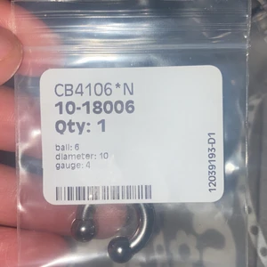 Septum  - Septum piercing jag råkade beställa i en för stor storlek för mig. Köpt på crazy factory, oöppnad. 💕❤️