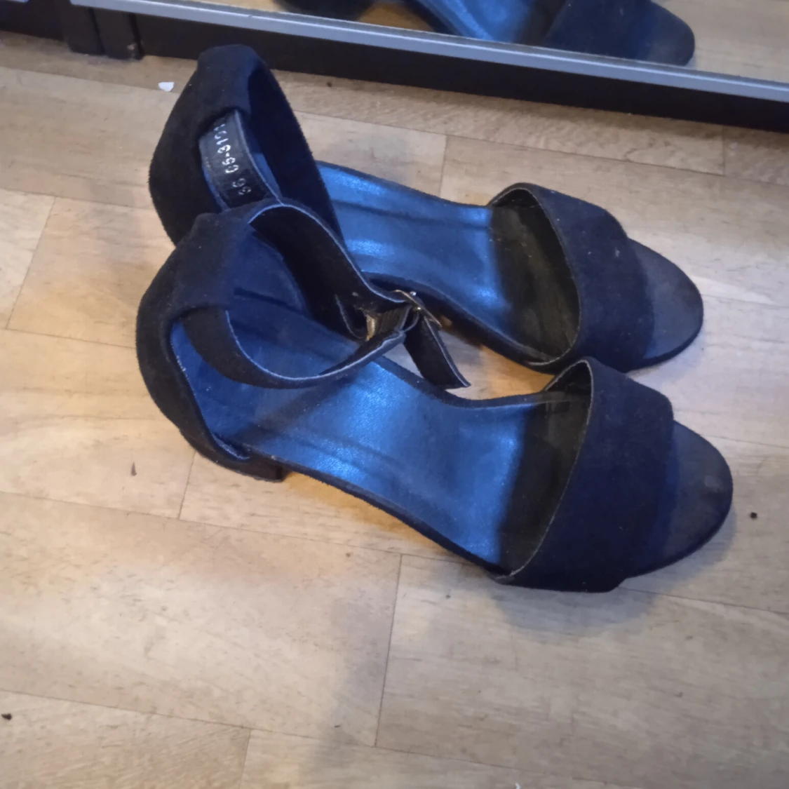 Ett par klackskor - 90