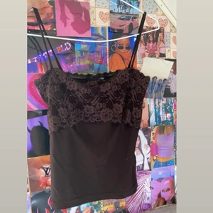 brun spets topp! - en fin brun spelstopp från hm, men säljs inte längre🤍