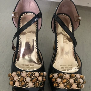 Klackskor  - Använda 1 gg, storlek 36. 