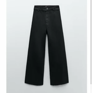 Zara byxor  - Jättefina vida svart/ gråa byxor från zara 