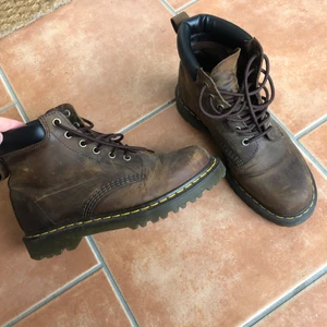 DrMartens  - DrMartens, brunt läder , använda Max 3ggr , strl 41 