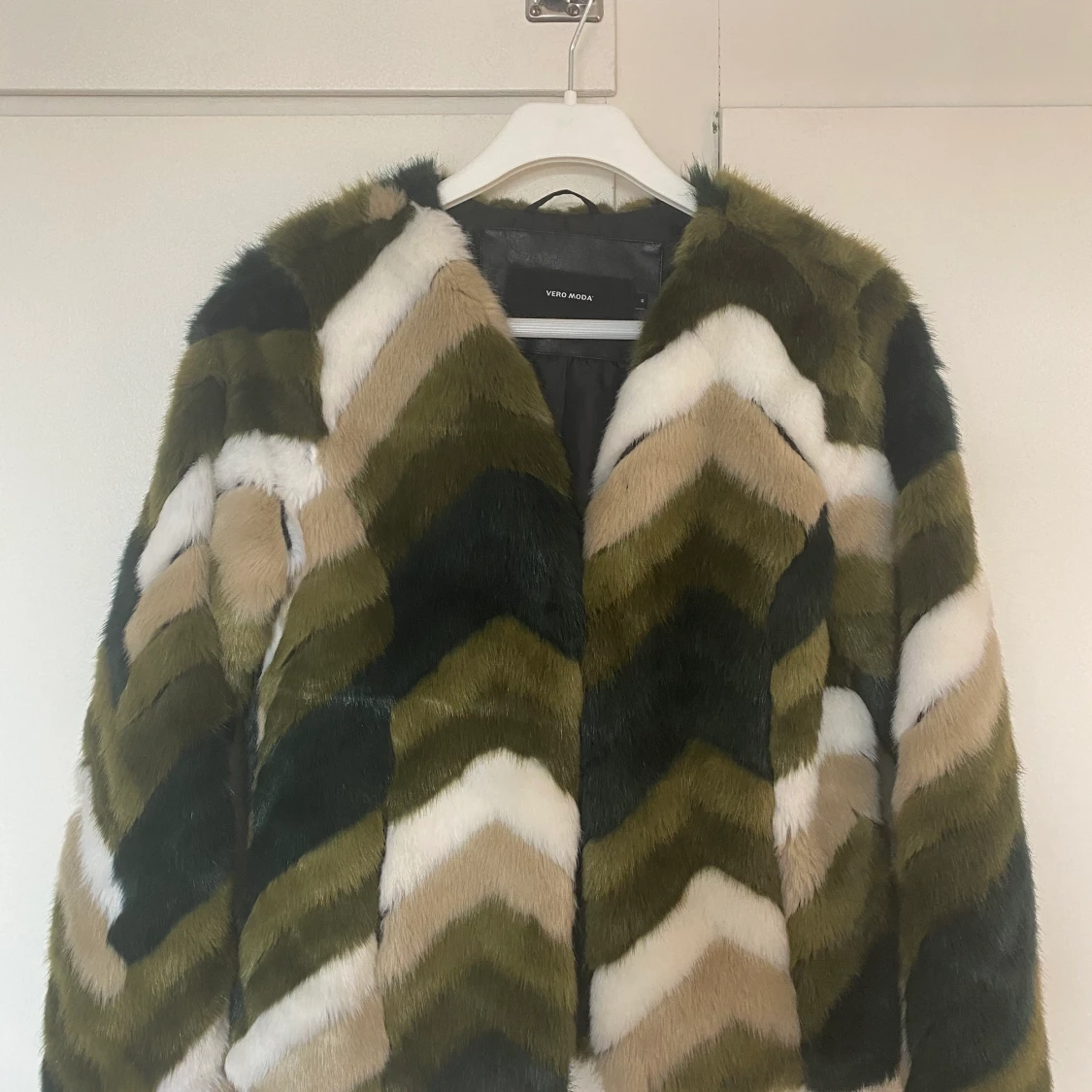 Grön pälsjacka, i nyskick!