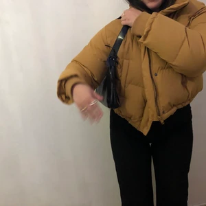 Vintage jacka - Jättesnygg oversized vintage jacka🤍 Helt oanvänd. Skulle säga att den är storlek M/L. 