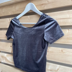 Sammets topp - Bra skick och i storlek S