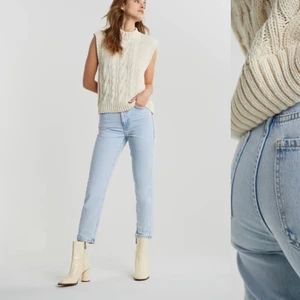 Dagny mom jeans - Jättesnygga momjeans i köpta för 499 kr förra sommaren, sparsamt använda och i mycket bra skick😍😍