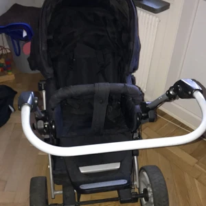 Barnvagn - Sitt och ligg barnvagn 