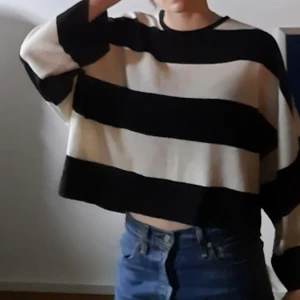 Monki loose fit knit size s  - Good condition barely worn 