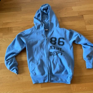 Tröja  - Den är aldrig använda 