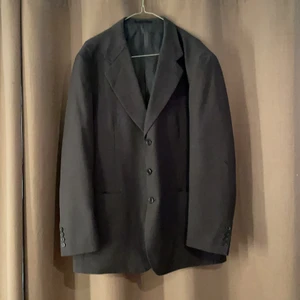 Svart kavaj  - Svart oanvänd kavaj😊kommer ej till användning 