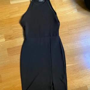 Tajt smickrande klänning  - Superfin fodralklänning  från Missguided som verkligen framhäver kroppen! 