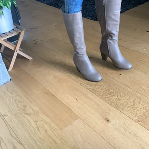 Vinter boots size 40 - Selling my vinter boots! Hardly used them 