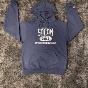 Vintage hoodie - Storlek M. Fräsch hoodie som inte har några defekter. Pris 400 kr+frakt men tar även bud. //Adam