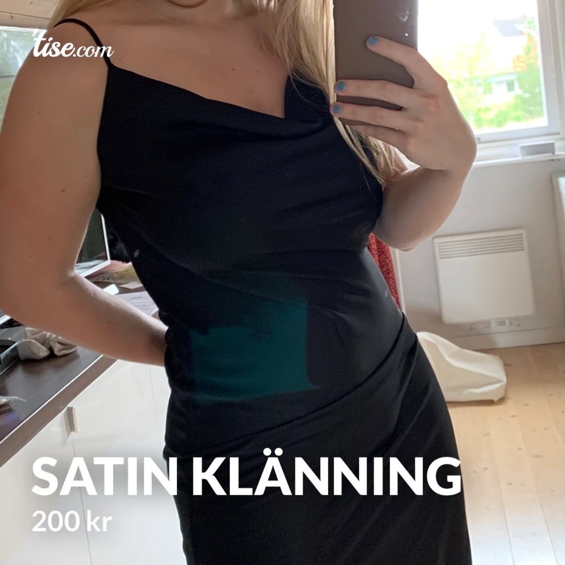 Satin klänning