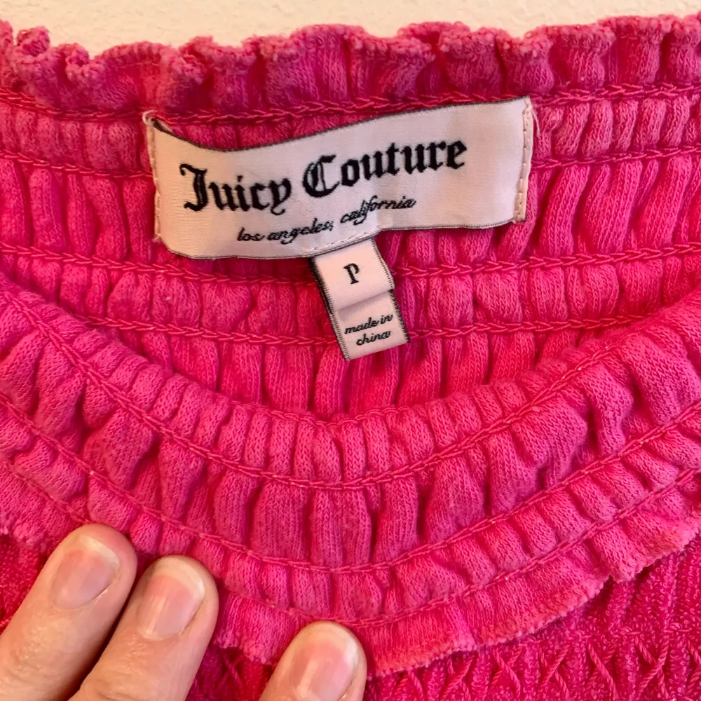 🌺Super söt 🌺 Juicy Couture Rosa Tub Klänning 🌺 Storlek Small / P (men passar som en 36/38) - säljer för den tyvärr är för stor för mig 😭 Färg Rosa, Knappt använd alls . Klänningar.
