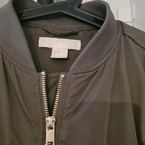 H&M Jacket  - Size: 36 or M. Less used. Excelemt for summer and autumn, essential gor go out. 