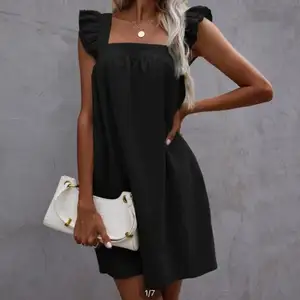 En svart klänning ifrån shein, aldrig använd. Frakt tillkommer eller att vi möts upp i Växjö