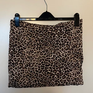 Leopard tjol - Leopard kjol i storlek M 
