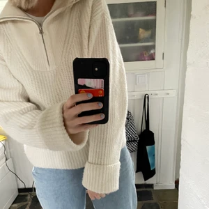 Vit stickad tröja  - Mysig stickad tröja från BikBok✨ kommer tyvärr inte till användning🤍storlek XS, men oversized 