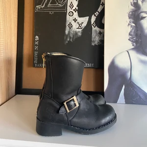 Johnny Bulls - Johnny Bulls i strl 36 (passar även 37), de har impregnerats varje år och har inga skador.