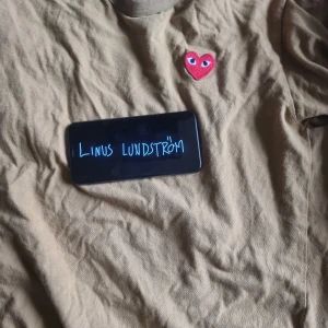 Comme des Garçons t-shirt - Storlek M sitter tightare