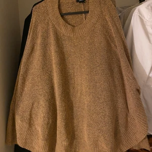 Beige stickad tröja - supermjuk! - Säljer denna tröja då den inte kommer till användning. 😊