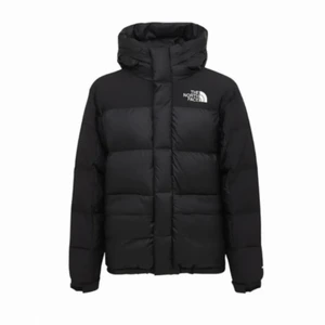 The North Face Jacka - Säljer min north face jacka i jättefint skick. Herrmodell men passar även dam💕 Kan mötas upp i Stockholm, annars står köparen för frakt! Nypris: 3000kr
