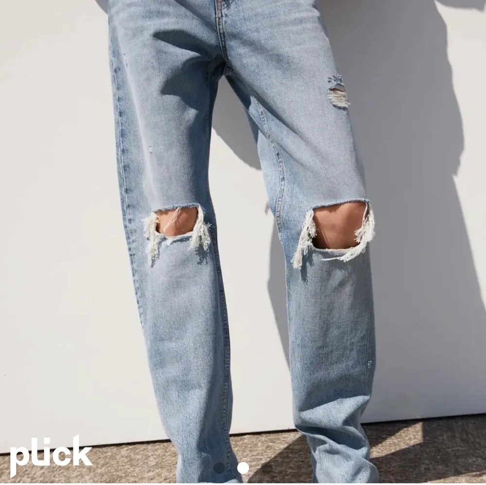 Säljer dessa snygga trendiga zara jeans. Skriv privat för fler bilder. Jeans & Byxor.