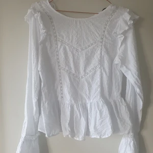 Fin blus  - Säljer denna fina blus från nakd i storlek s. Sparsamt använd. Kan mötas i Upplands väsby eller fraktas. 