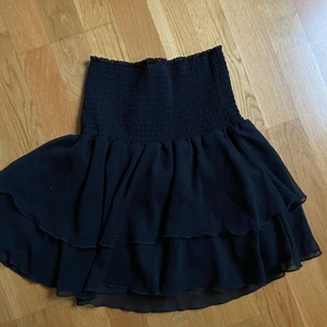 Svart kjol - Snygg kjol i storlek xs 