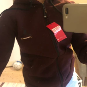 Jordan zip hoodie - Jordan hoodie inköpt på Nike, prislappen kvar och aldrig använd