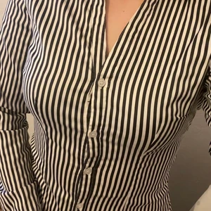 Randig skjorta  - Använd få antal gånger 