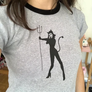 Devil babytee  - Baby tee från brandy