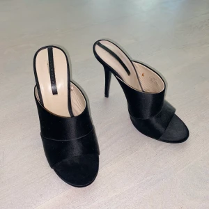 Svarta klackar Zara - Använda fåtal gånger