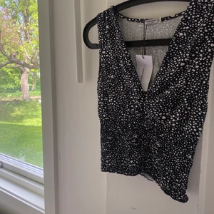 Linne bershka  - Fint linne ifrån bershka oanvänd med lapp kvar 