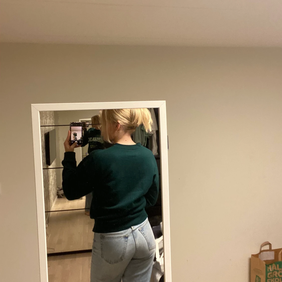 Grön swetshirt med tryck - 91