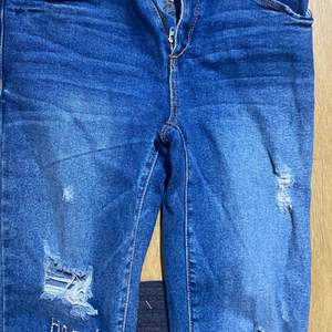Jeans med håll från kappahl 
